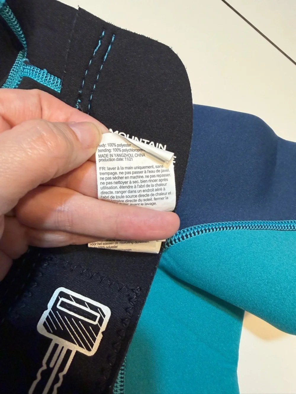 Mountain Warehouse Kids 11-12 Full Neoprene Wetsuit in navy and aqua